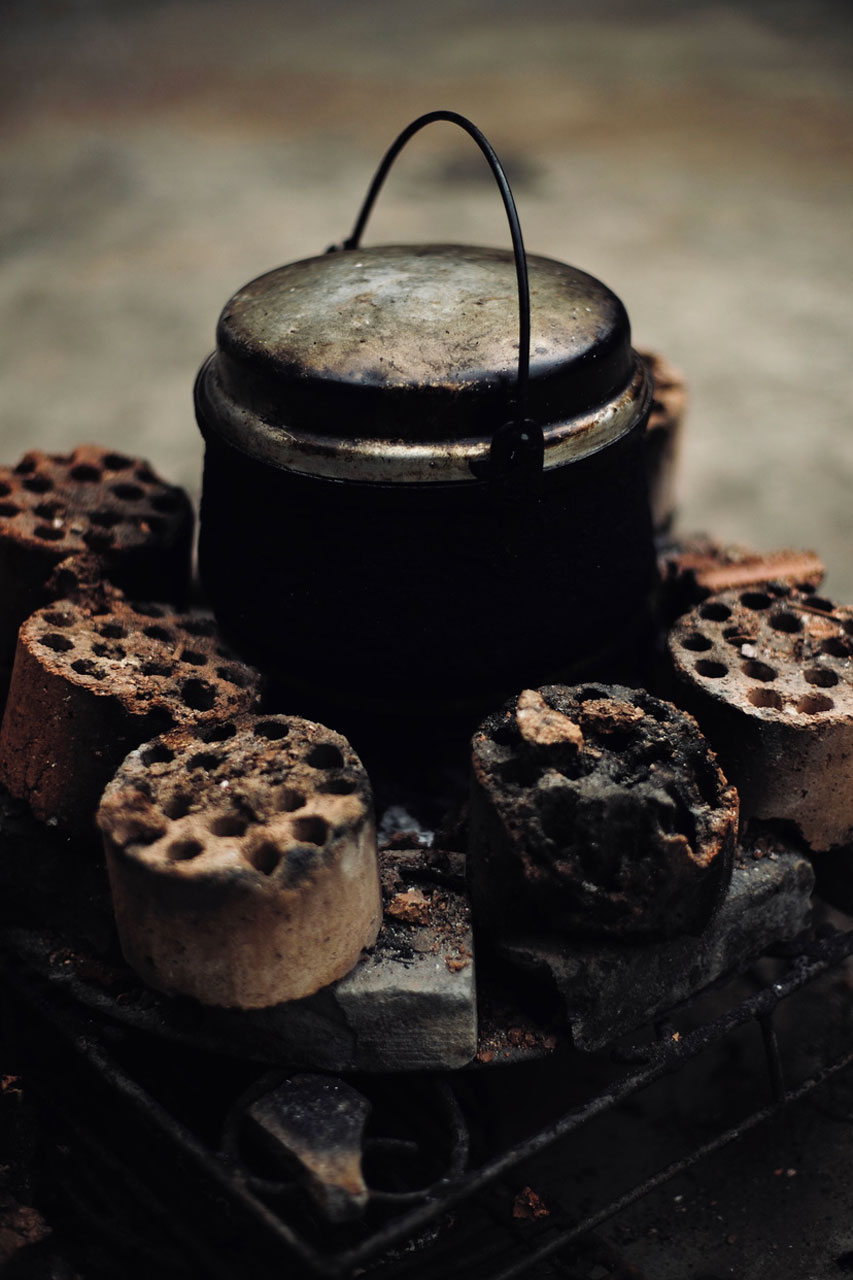 纳西火山石板烧烤